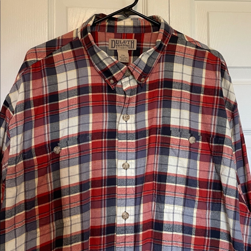 Men’s 2XL Duluth Trading Company red blue plaid flannel button down cotton shirt